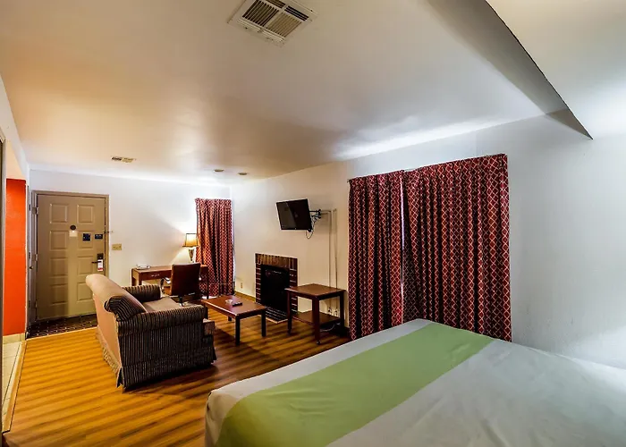 Cheap hotel: Studio 6-Tulsa, Ok