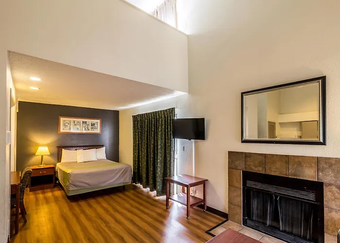 Cheap hotel: Studio 6-Tulsa, Ok